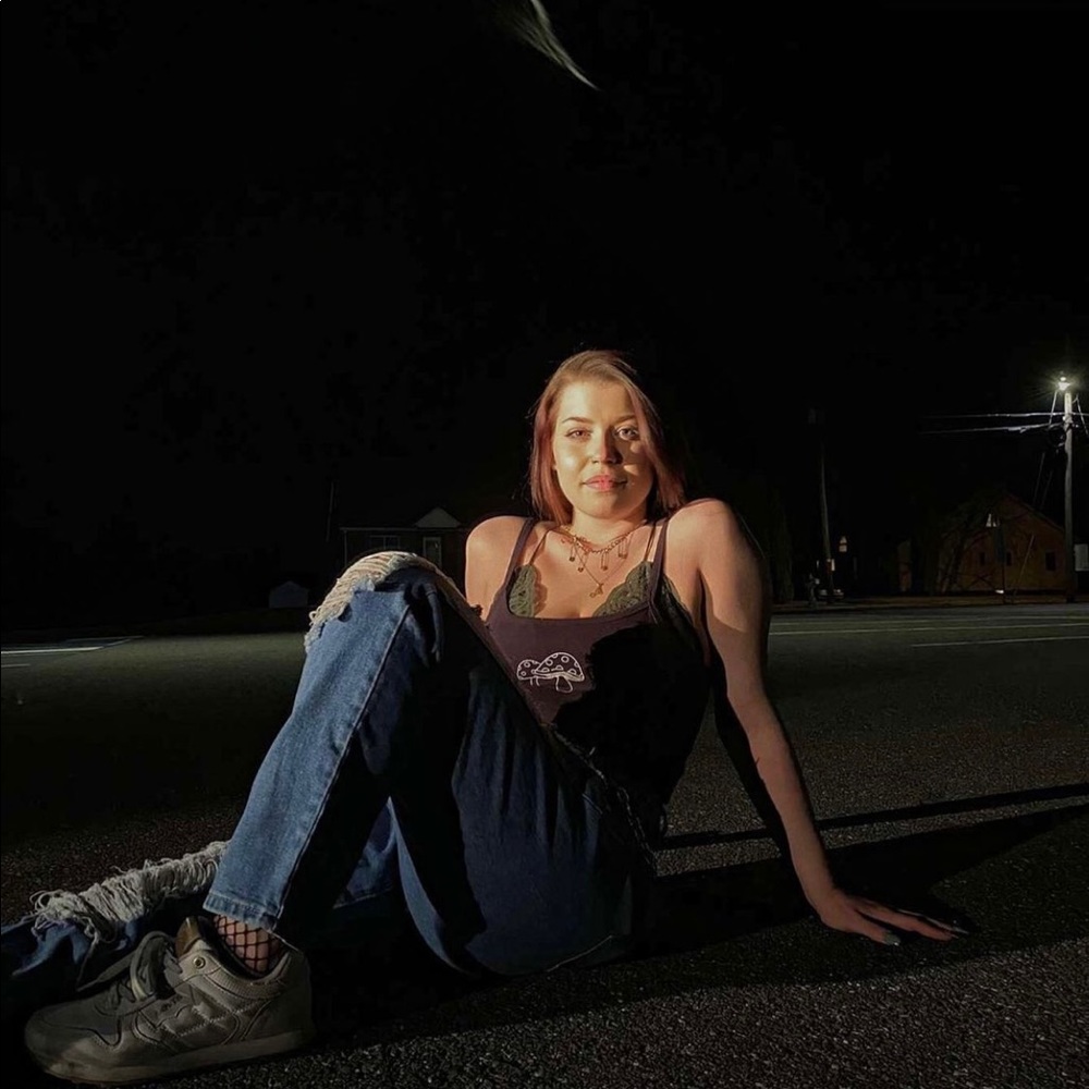 Meet your Posher, Alexis